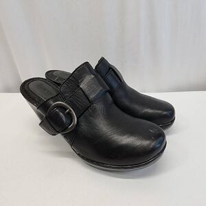 BORN Women's Size 10 Black Leather Buckle Mule Heels Shoes Q